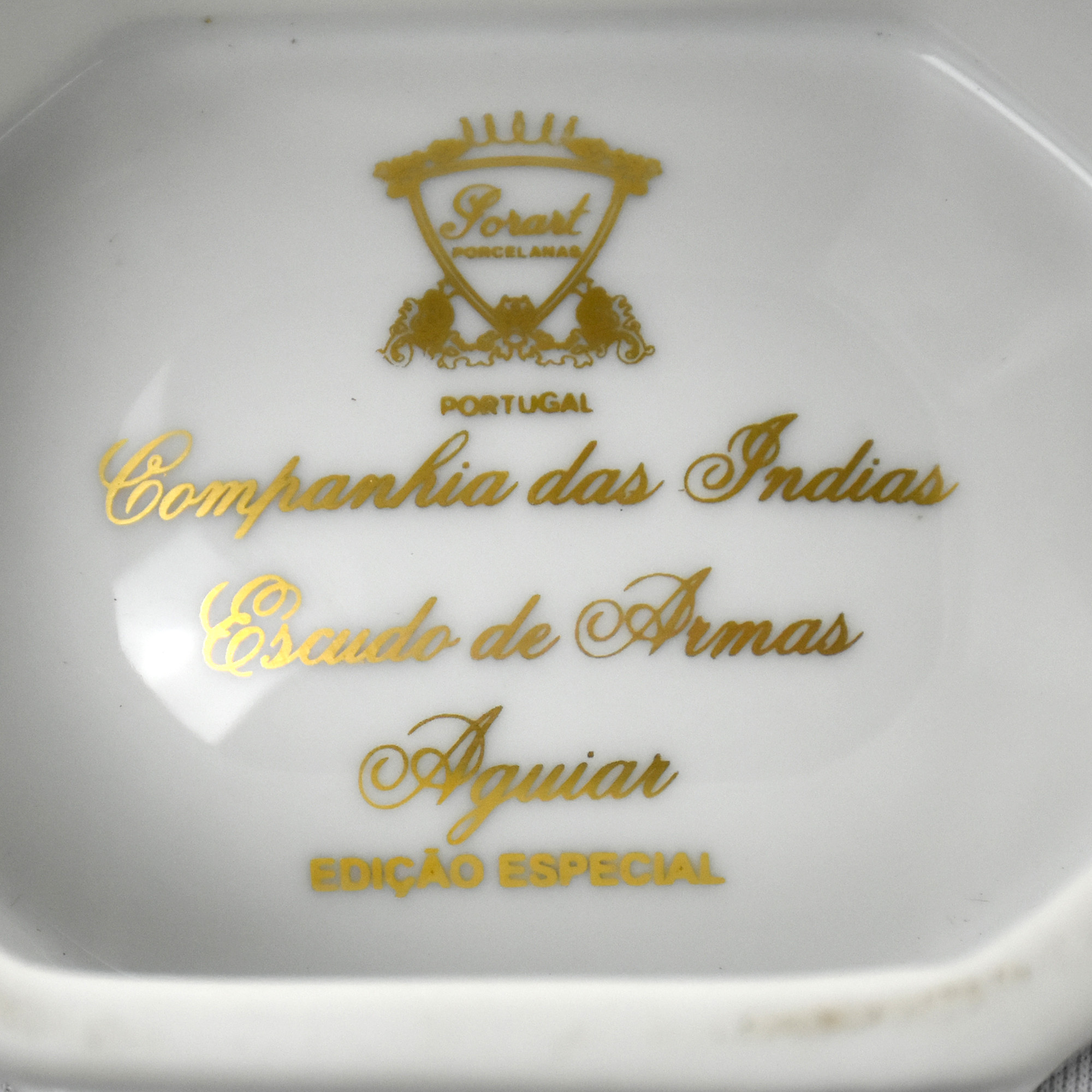 Saleiro Poart Escudo de Armas Aguiar AC1630 (8)