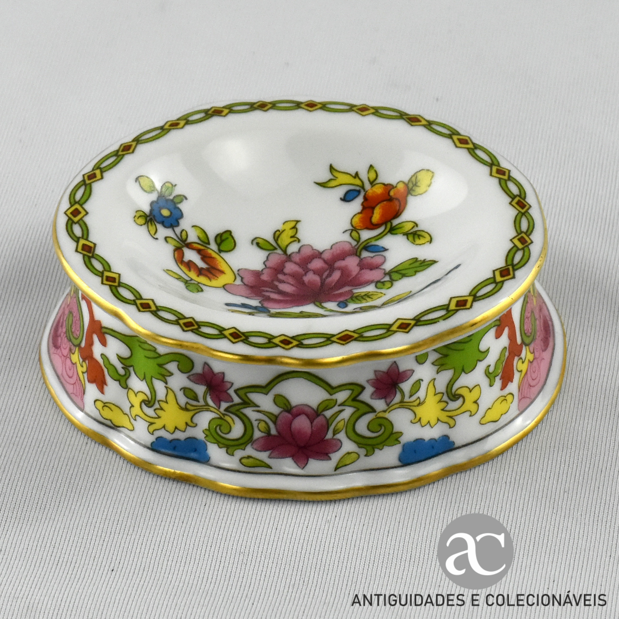 Saleiro em porcelana gomado -O sal e a arte da Porcelana- AC1443