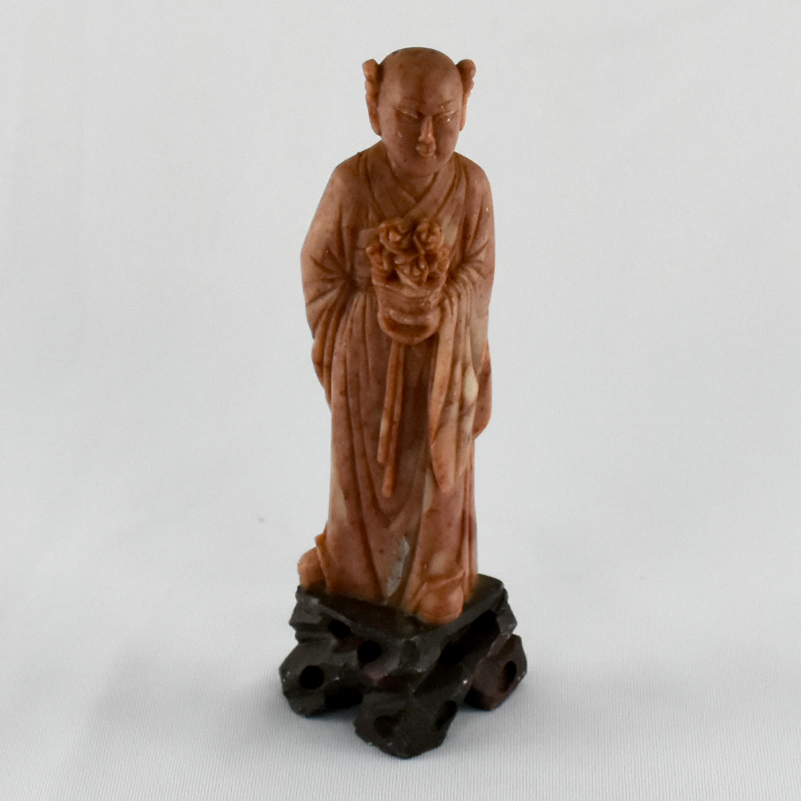 Figura de Imortal Lan Caihe, China, Pedra de Sabão, circa 1900 AC1250 (1)