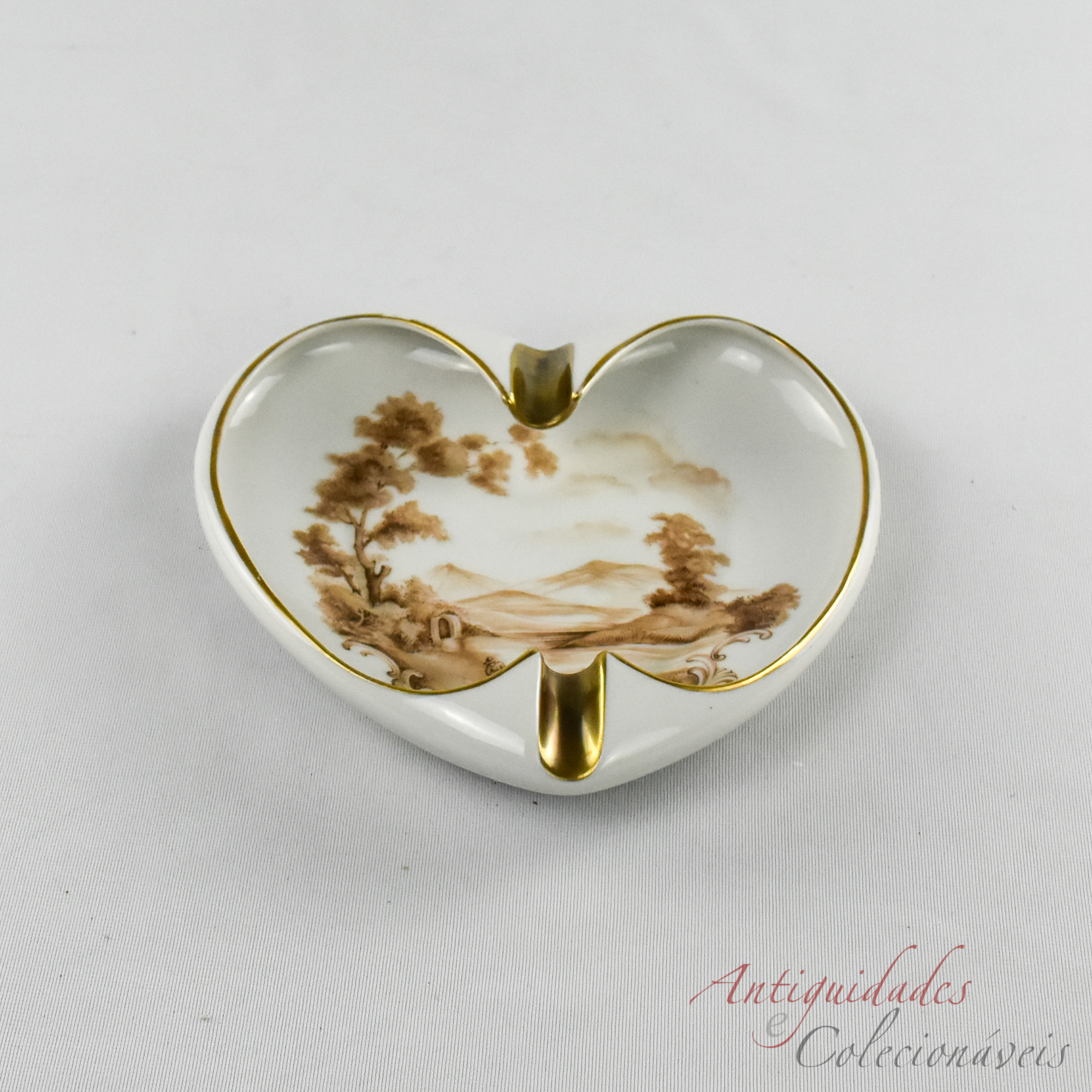 cinzeiro em forma de coração porcelana Artibus AC1706