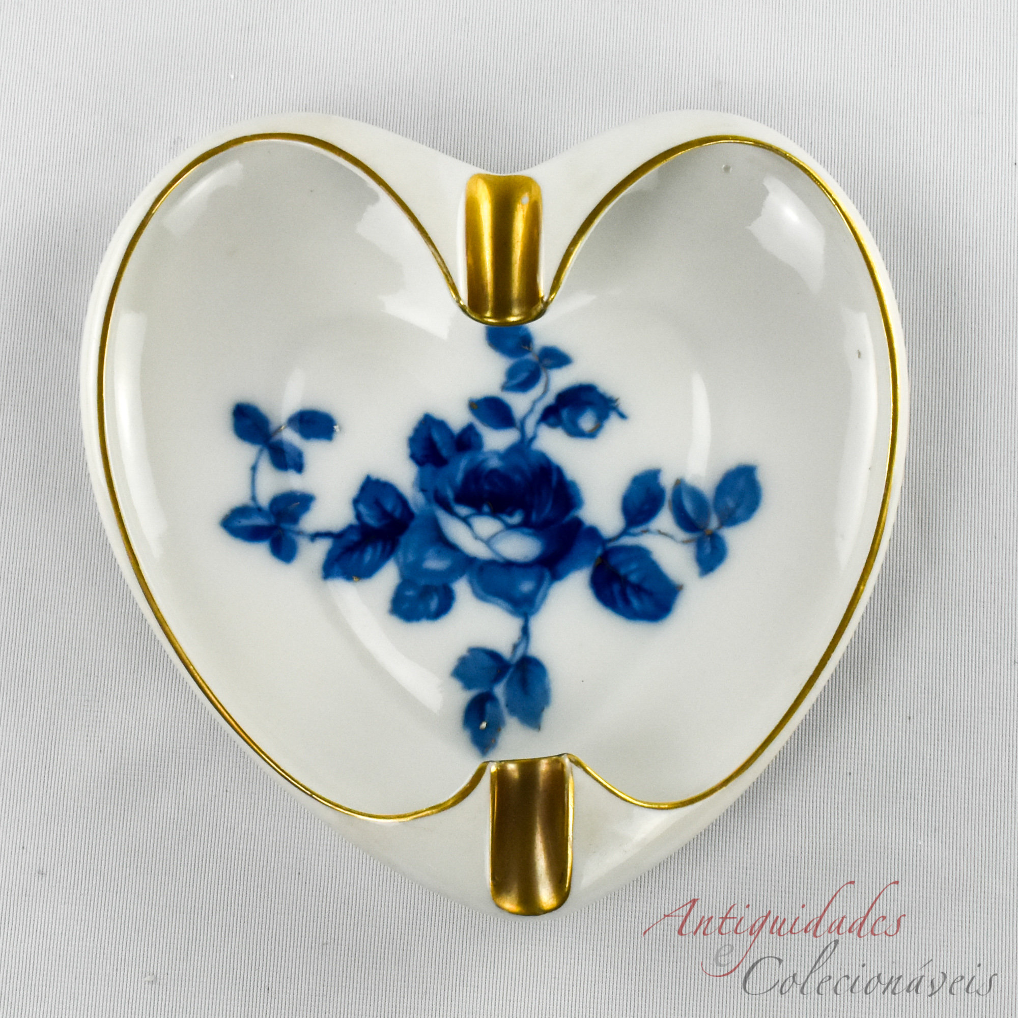 cinzeiro em forma de coração porcelana Artibus AC1707