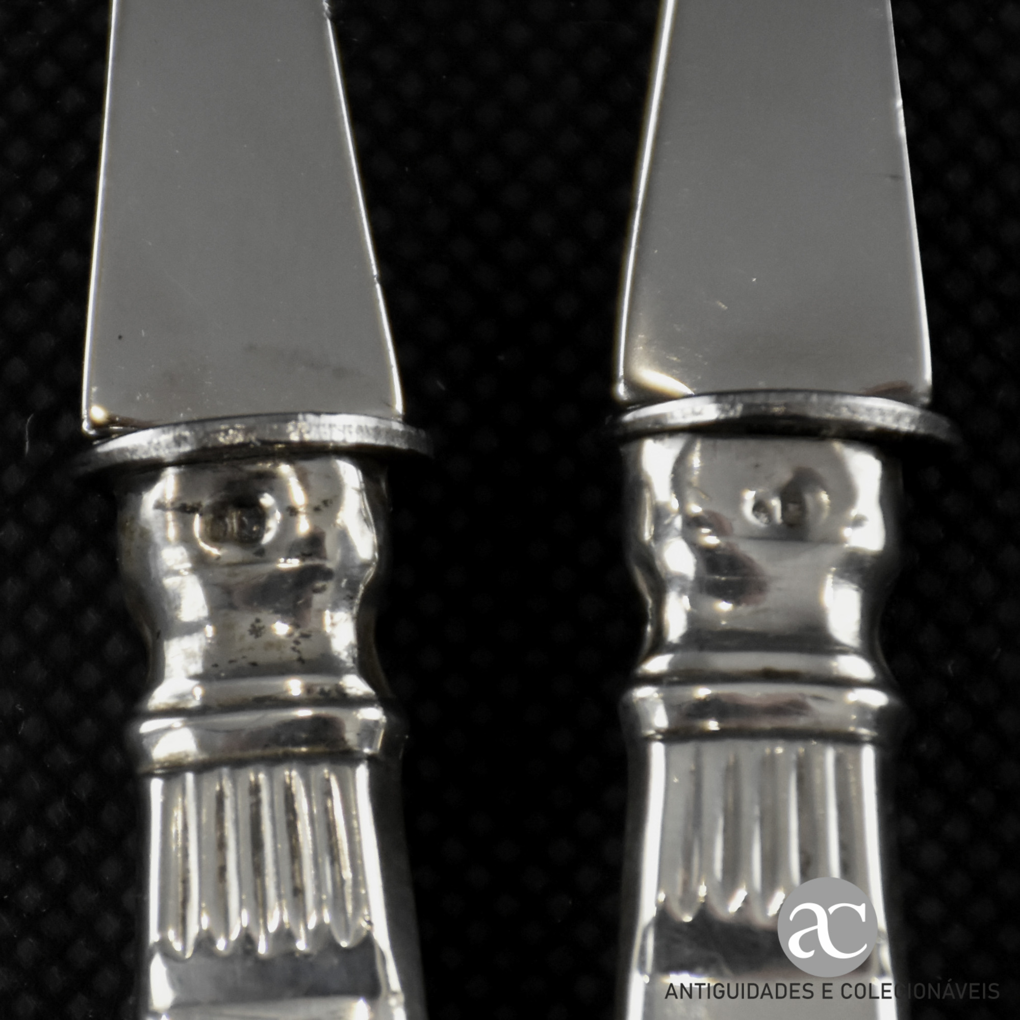 Conjunto de colher e garfo com cabo em prata portuguesa, dcaninhas AC0131-2