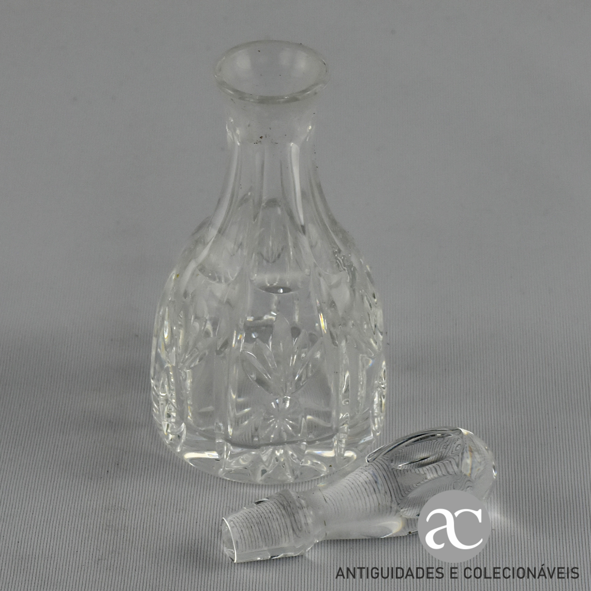 Frasco de perfume em Cristal Atlantis decoração lapidada AC0178-3