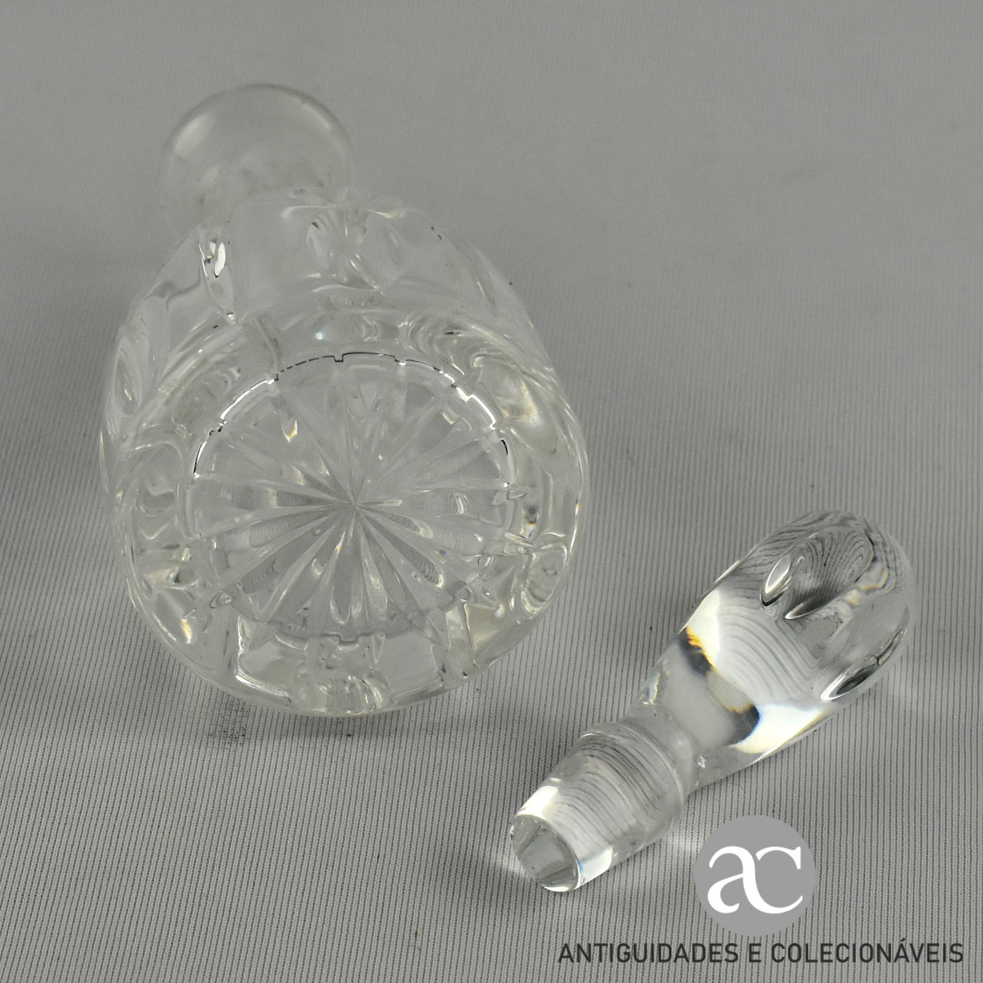 Frasco de perfume em Cristal Atlantis decoração lapidada AC0178-4