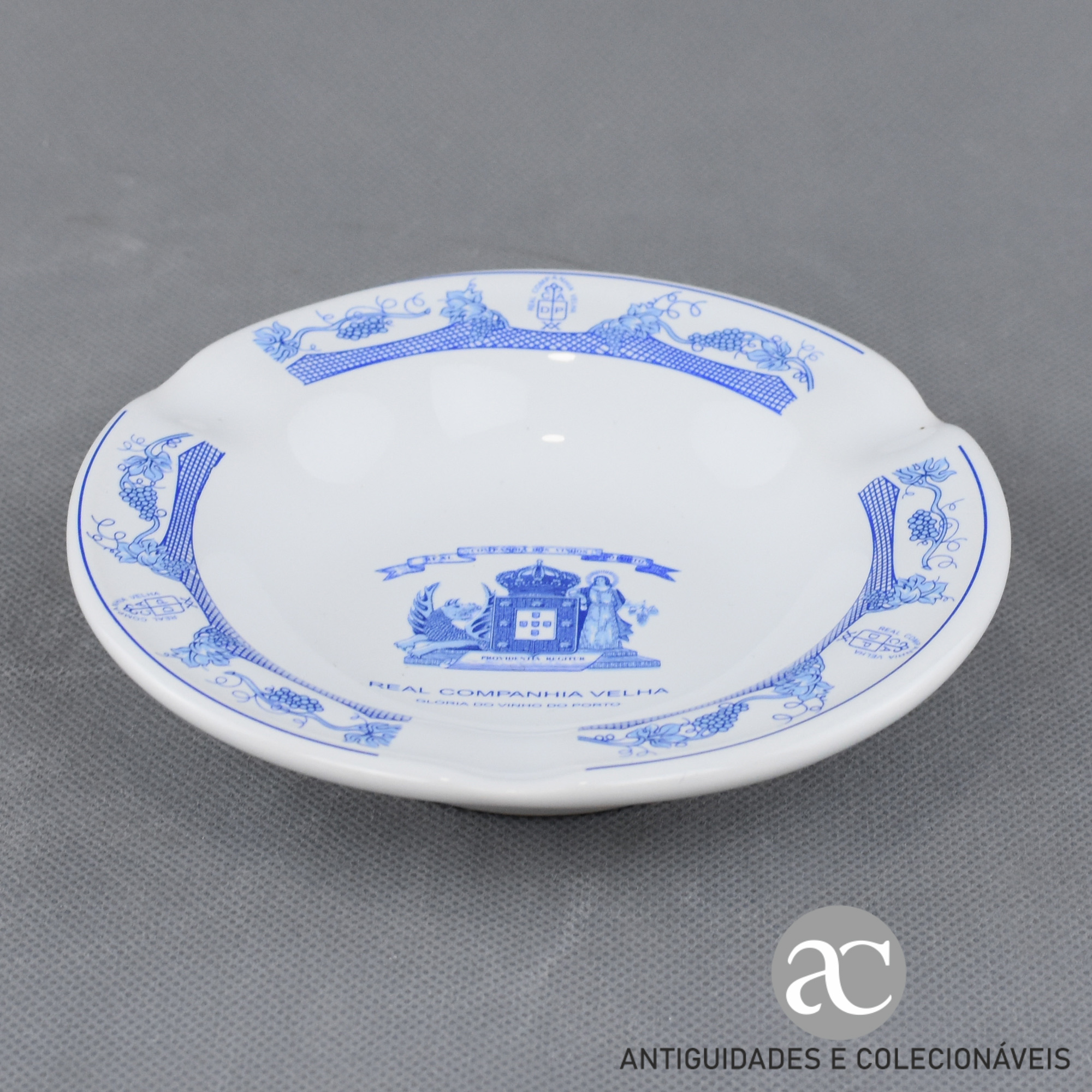 Cinzeiro Real Companhia Velha em Porcelana AC0433