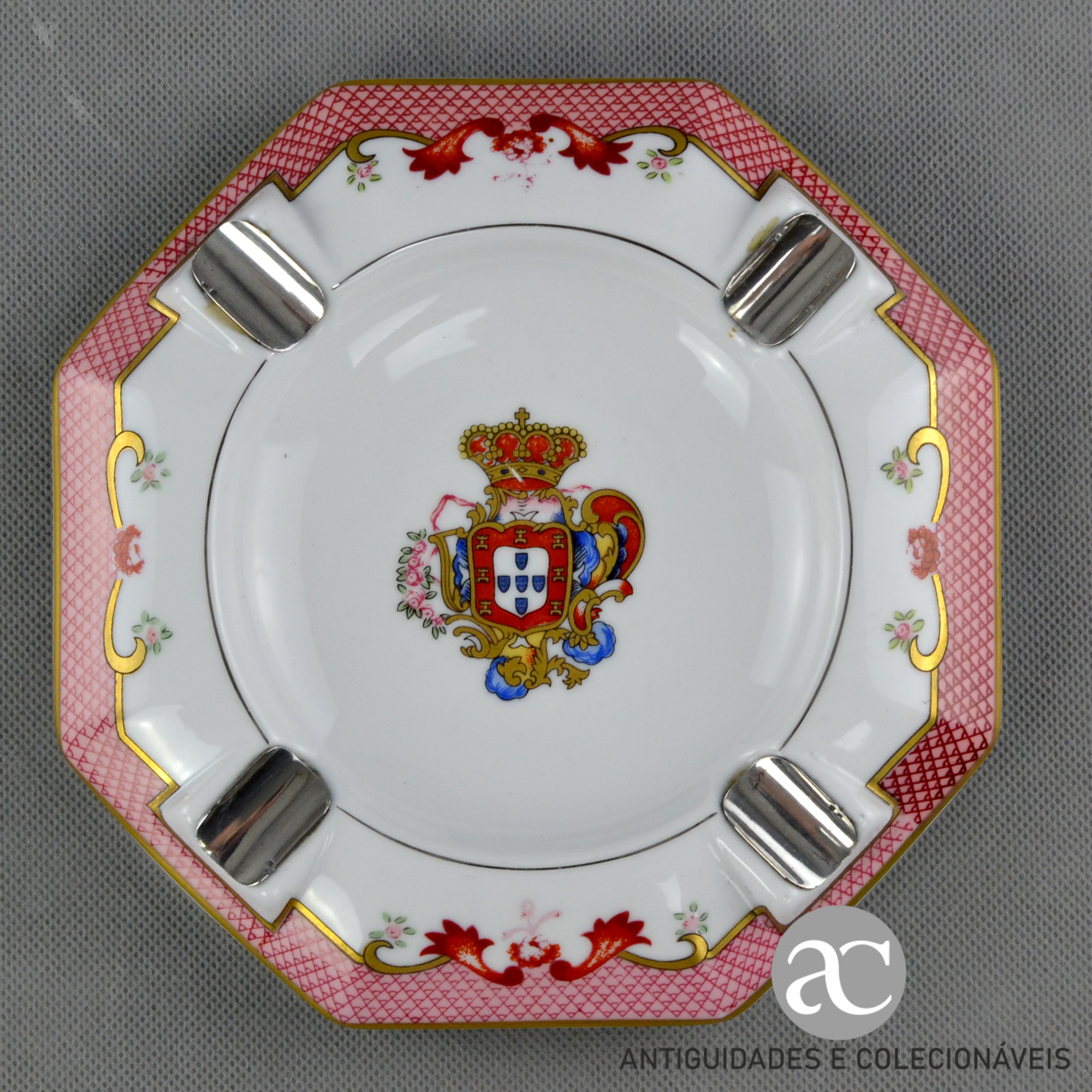 Cinzeiro em Porcelana e Prata - Com brasão da Monarquia AC0425