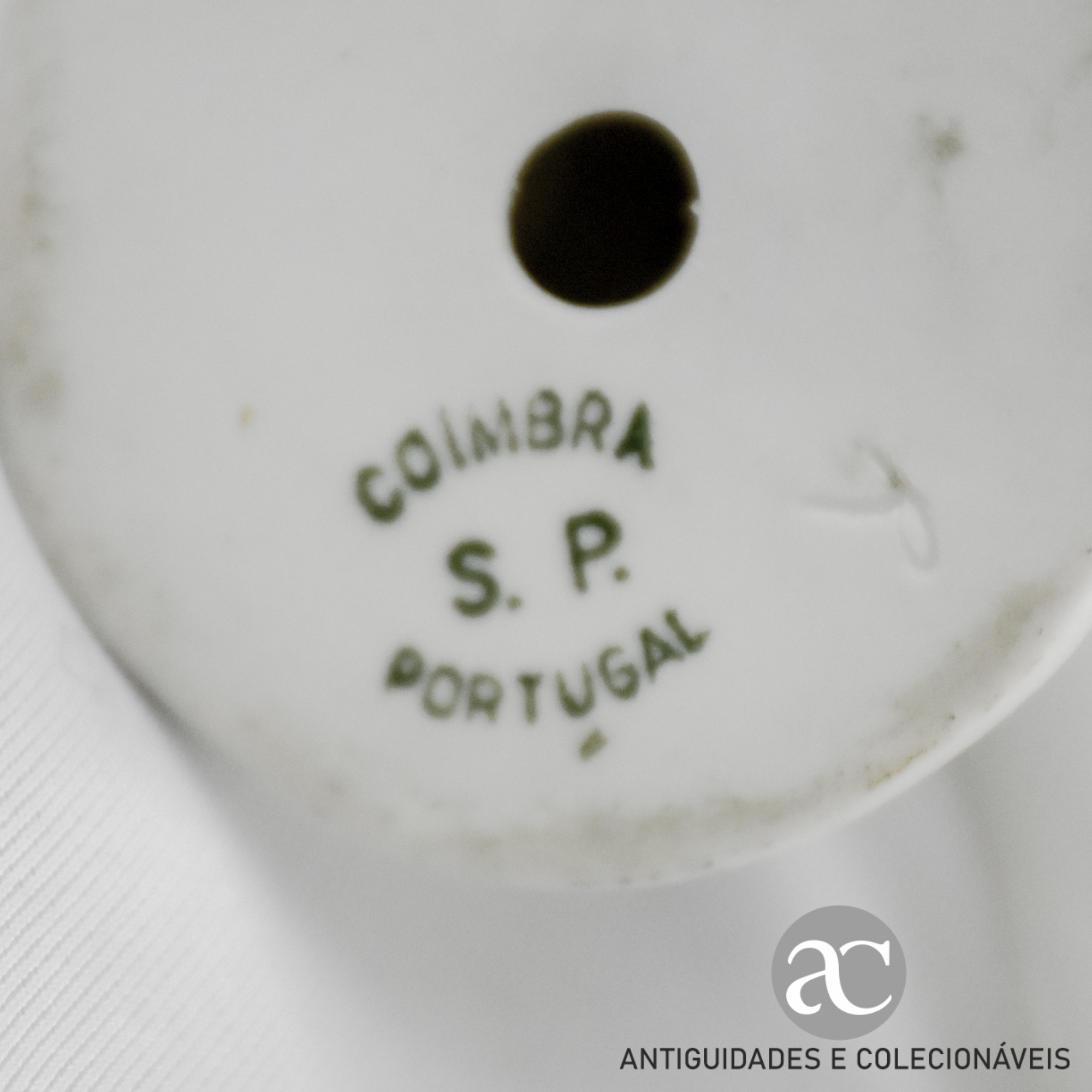 Figura de pássaro em biscuit Coimbra S.P. AC1743-9
