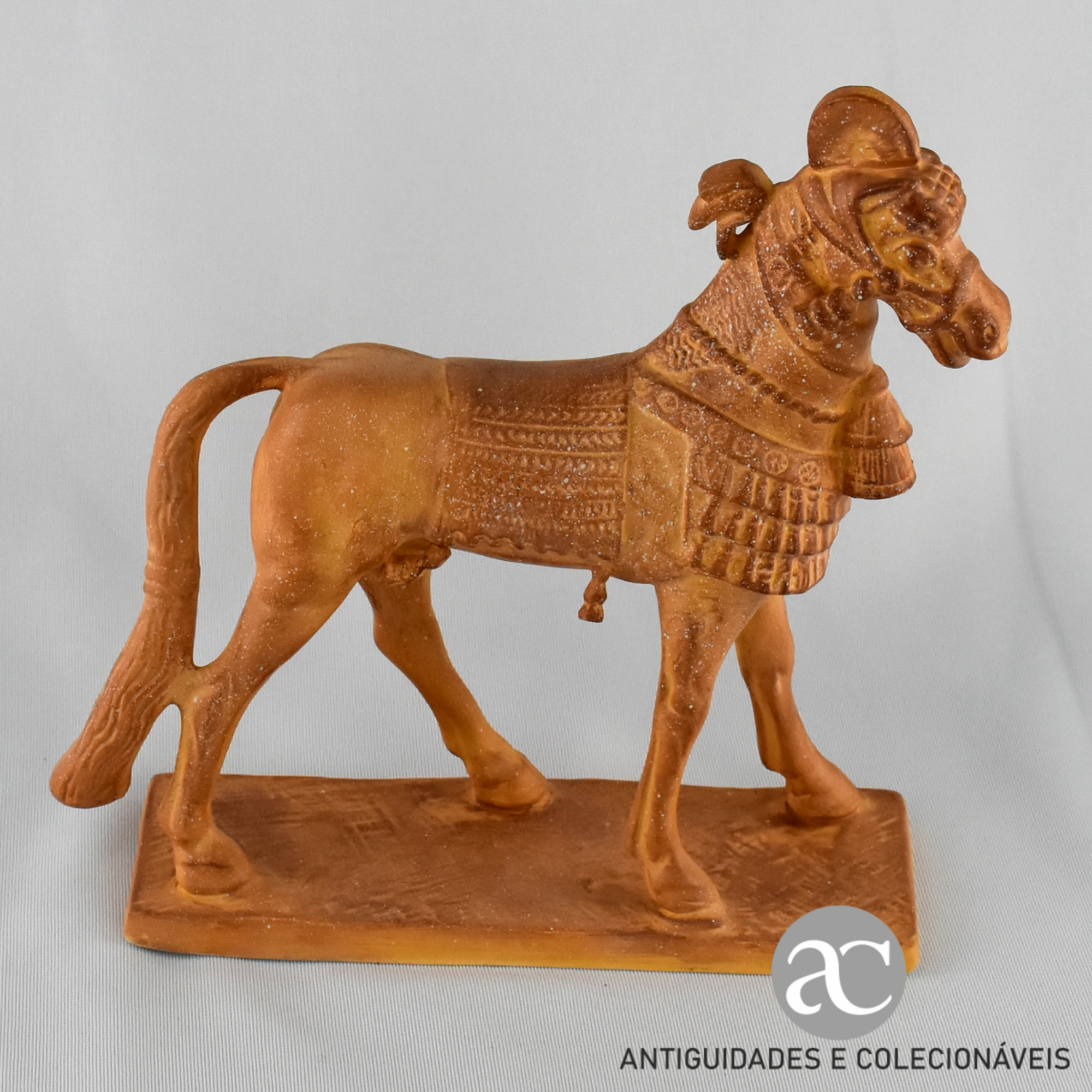 Figura em biscuit de Cavalo 4000 anos de Escultura Equestre - ASSÍRIO AC0818