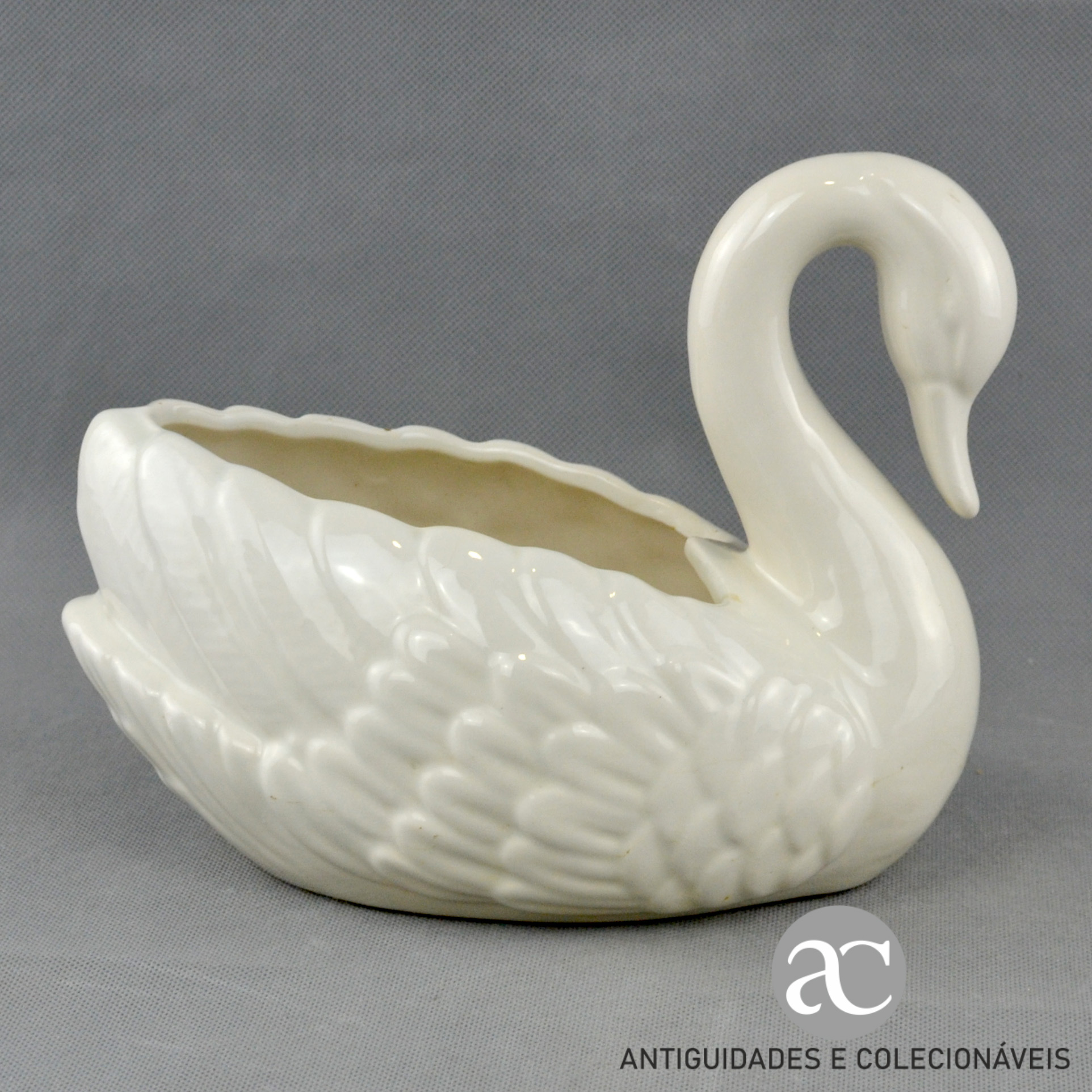 Floreira em forma de Cisne em Faiança AC0717