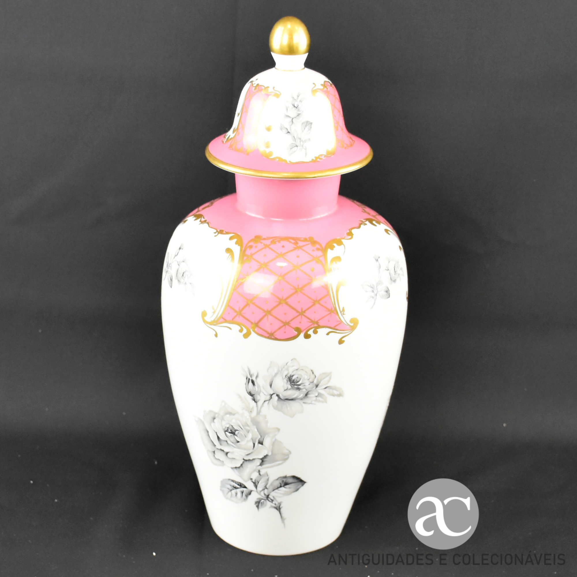 Pote com tampa porcelana Artibus, com apontamentos a ouro AC0664