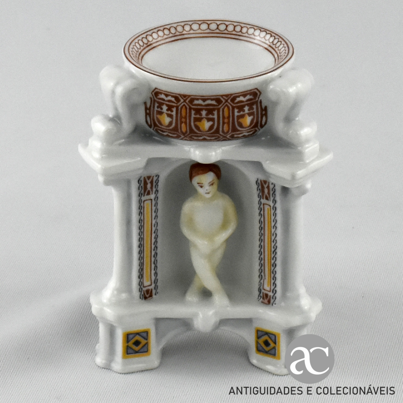 Raro Saleiro em porcelana “O sal e a arte da Porcelana” AC1435