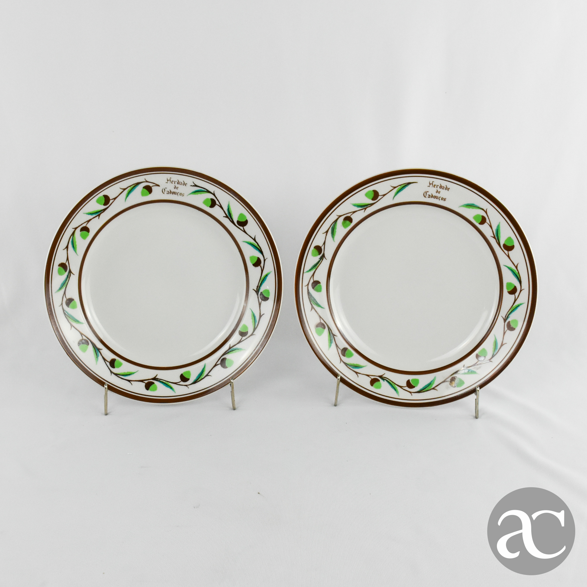Par de Pratos em porcelana Artibus “Herdade de Cadouços” AC1781