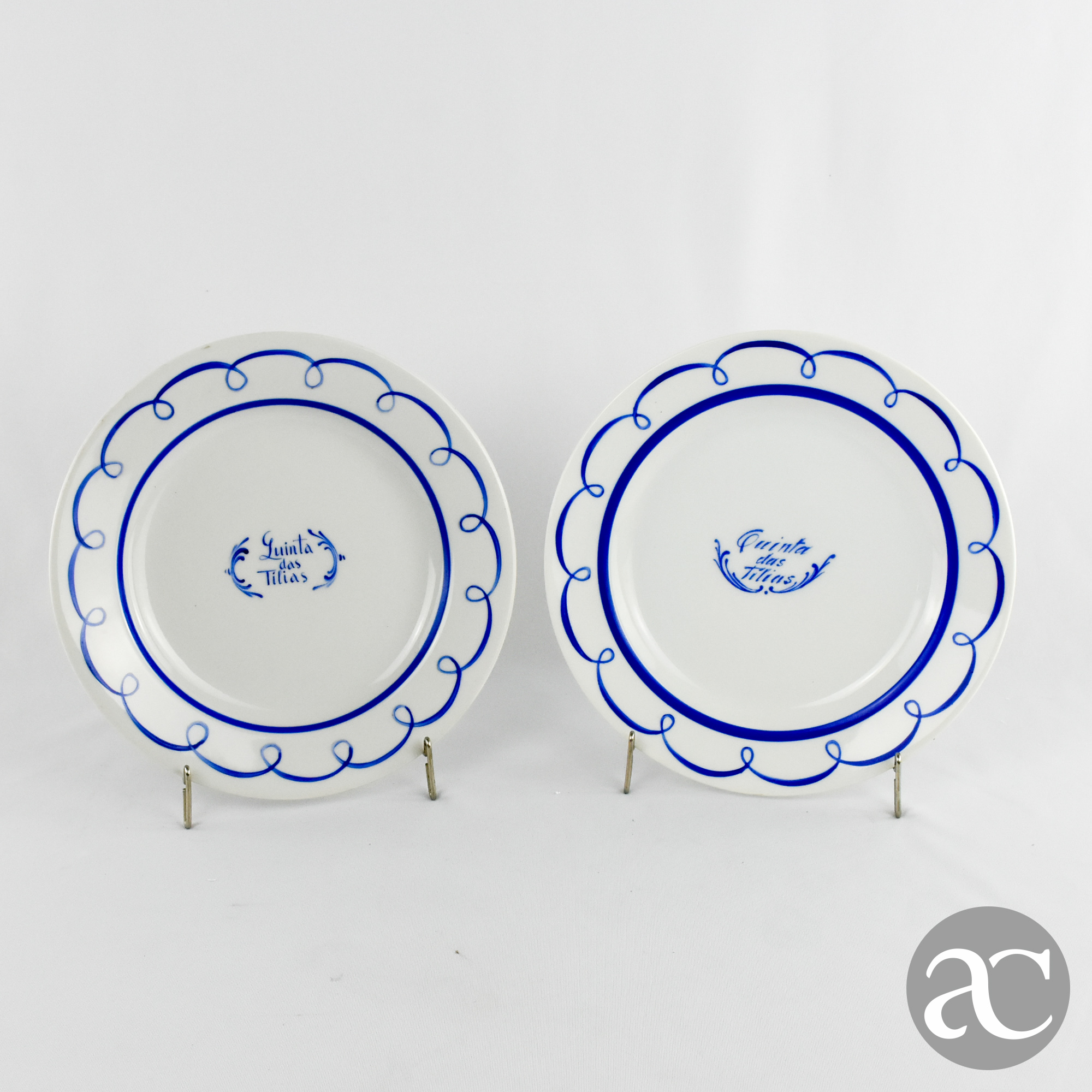 Par de Pratos em porcelana Artibus -Quinta das Tílias- AC1780