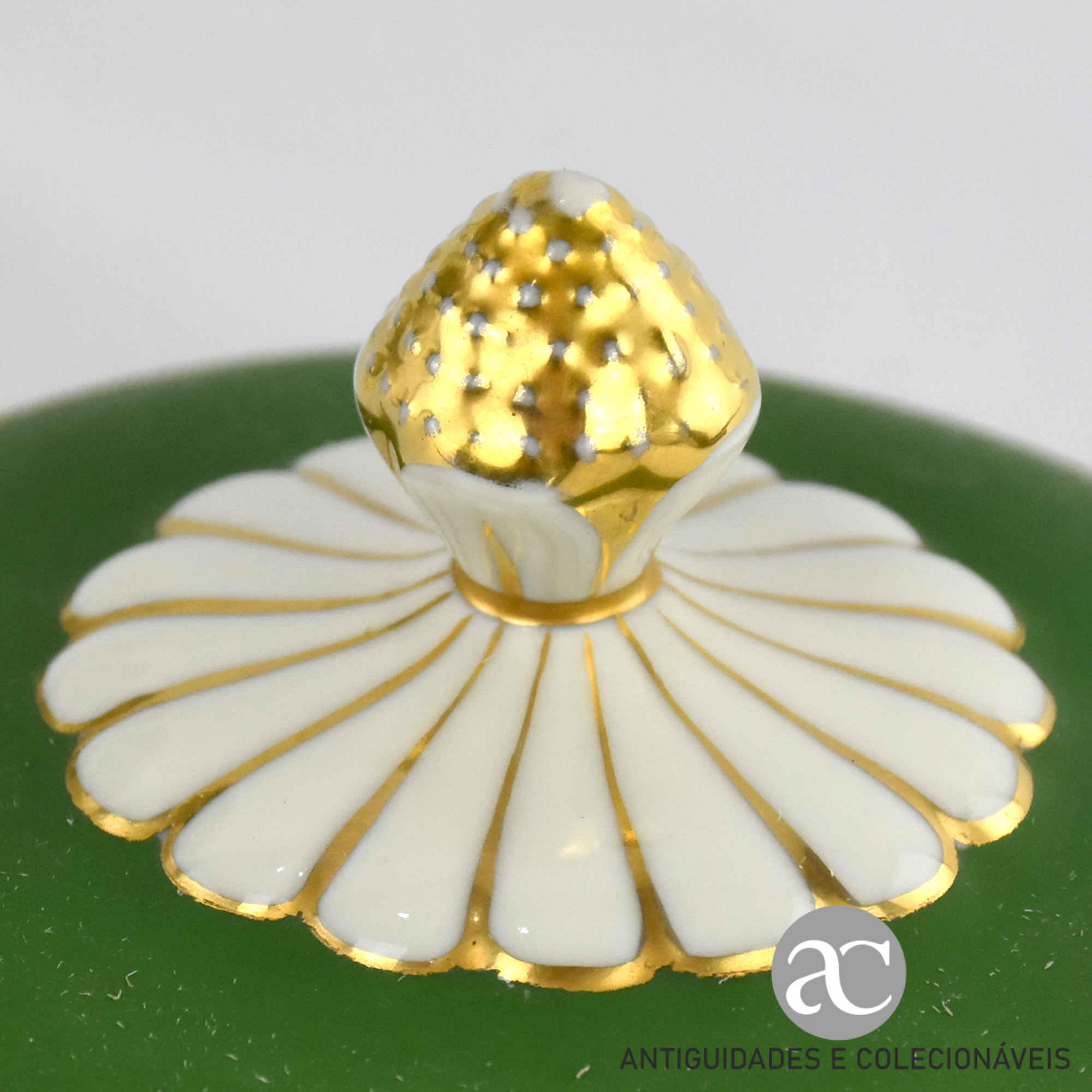 Urna com tampa porcelana Artibus AC1283-6