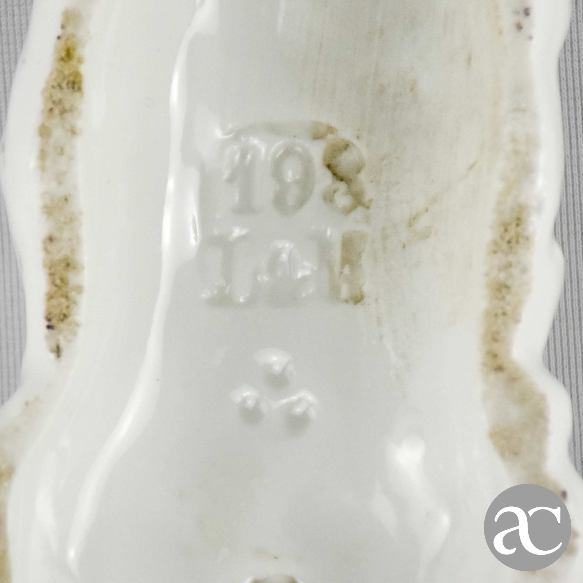 Pia de Água Benta porcelana Vieux Paris L&M, séc. XIX AC1805-8