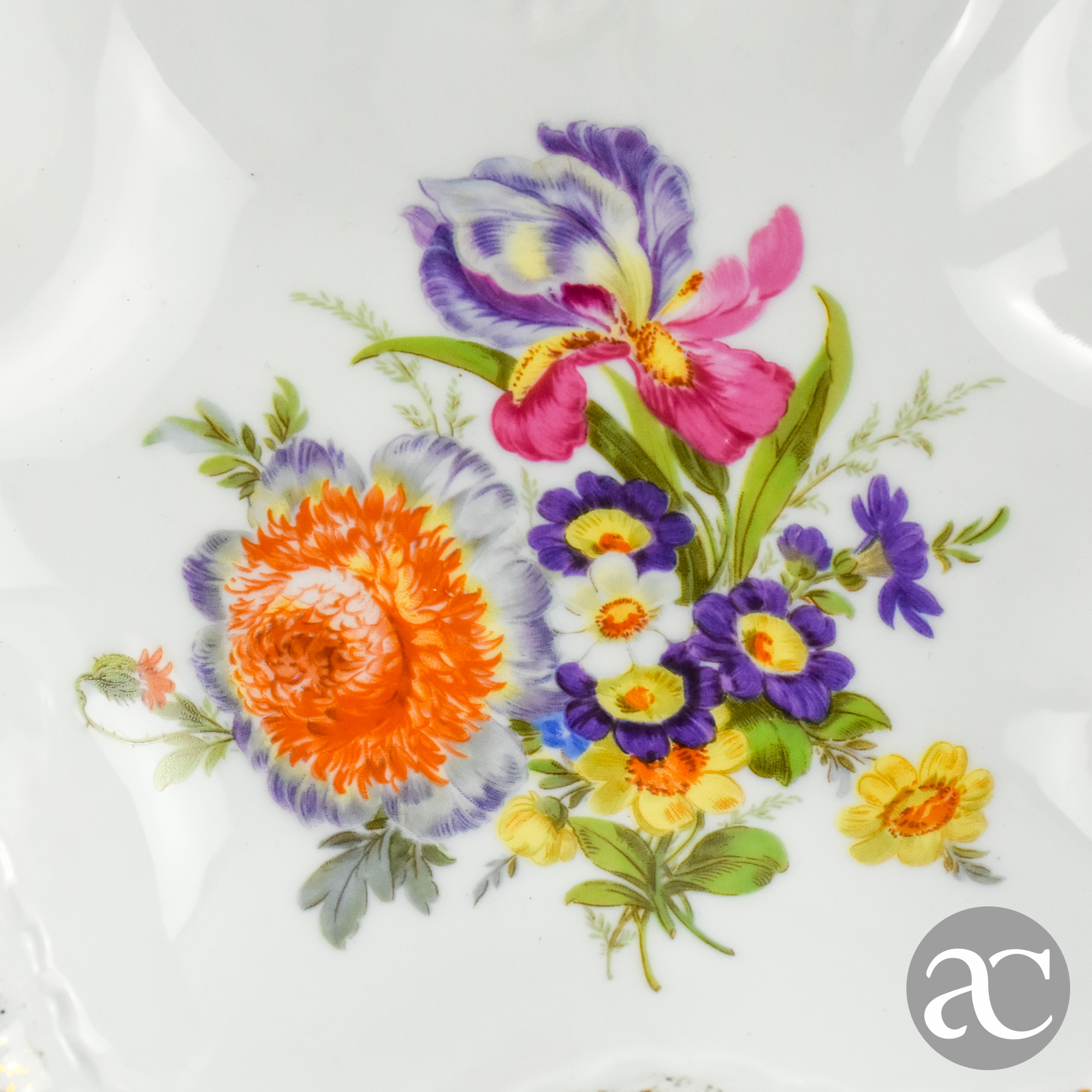 Aneleira - covilhete em forma de folha Porcelana V & A AC1828-3