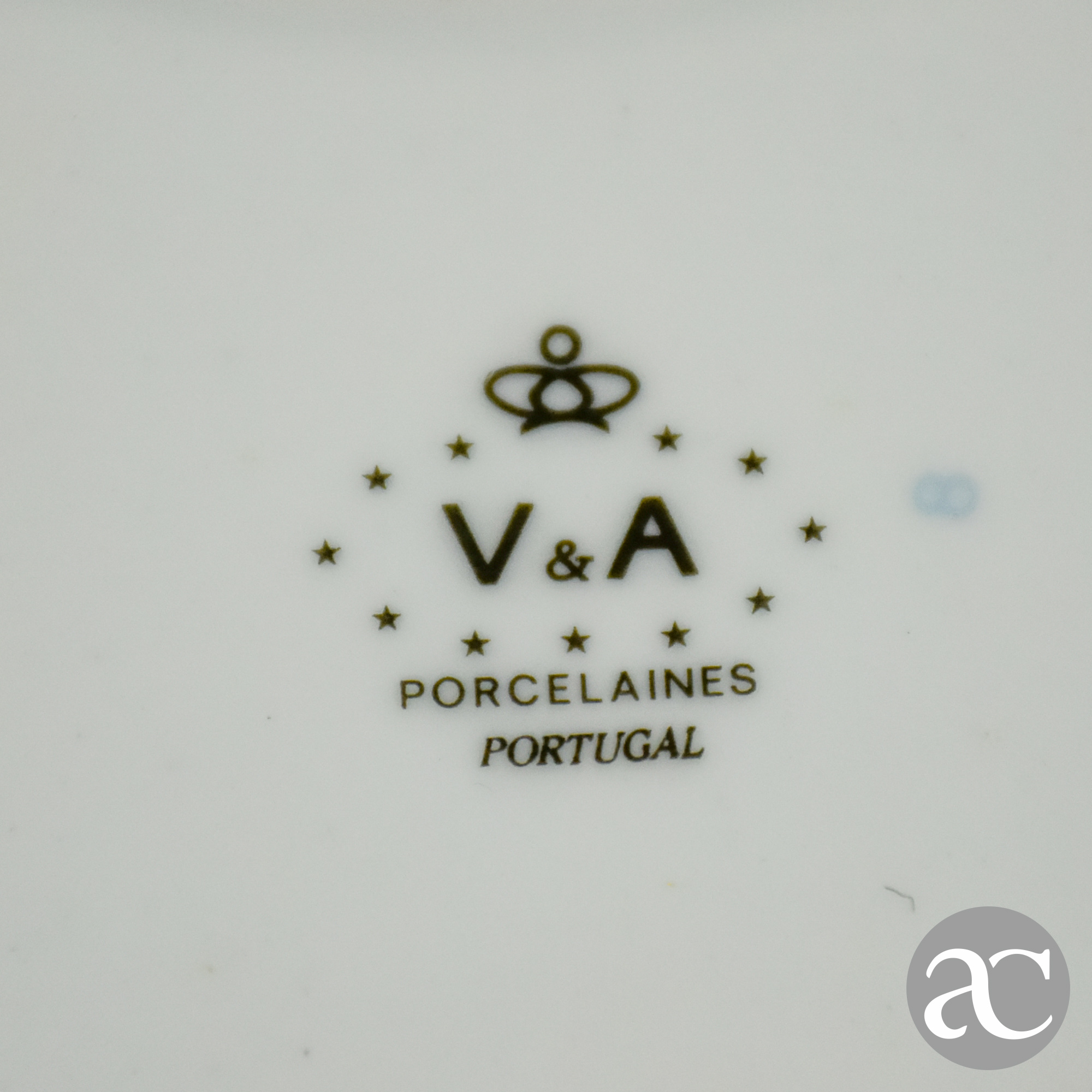 Aneleira - covilhete em forma de folha Porcelana V & A AC1828-5