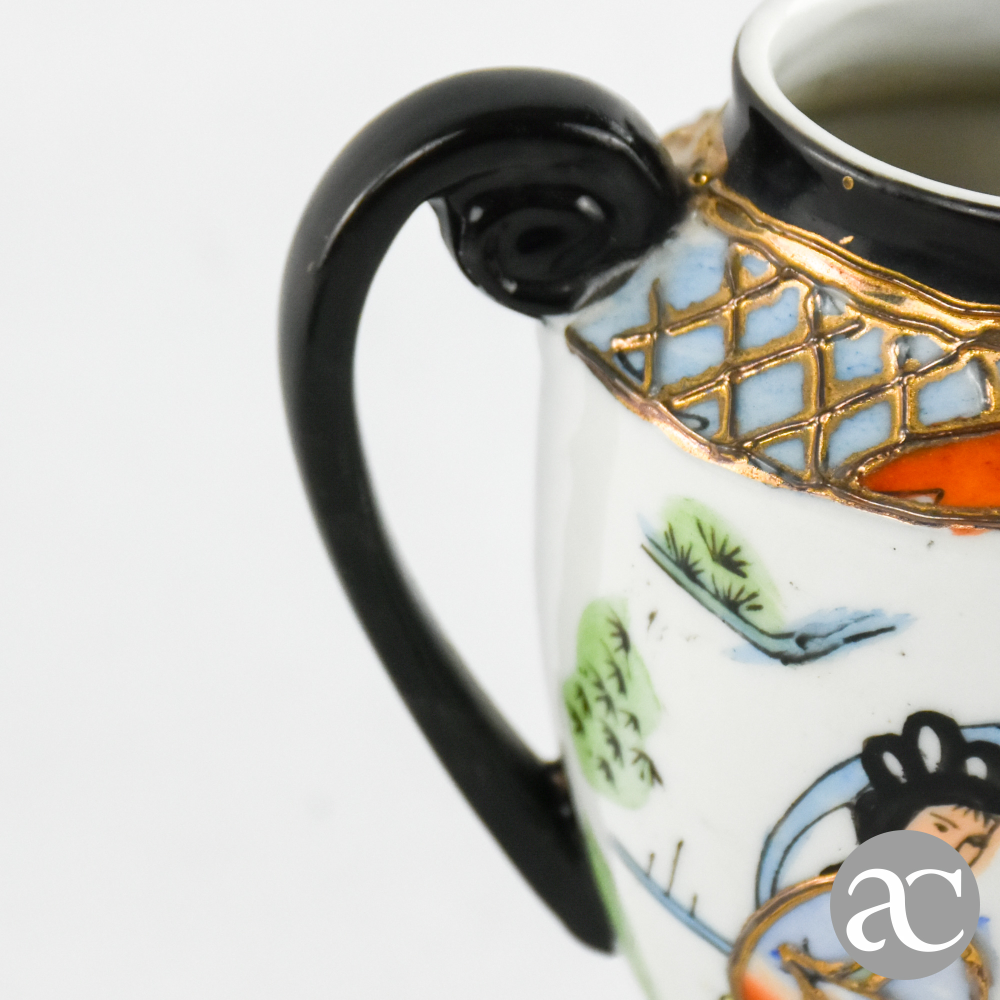 Conjunto de 2 jarras e prato porcelana Japonesa Satsuma AC1851-5