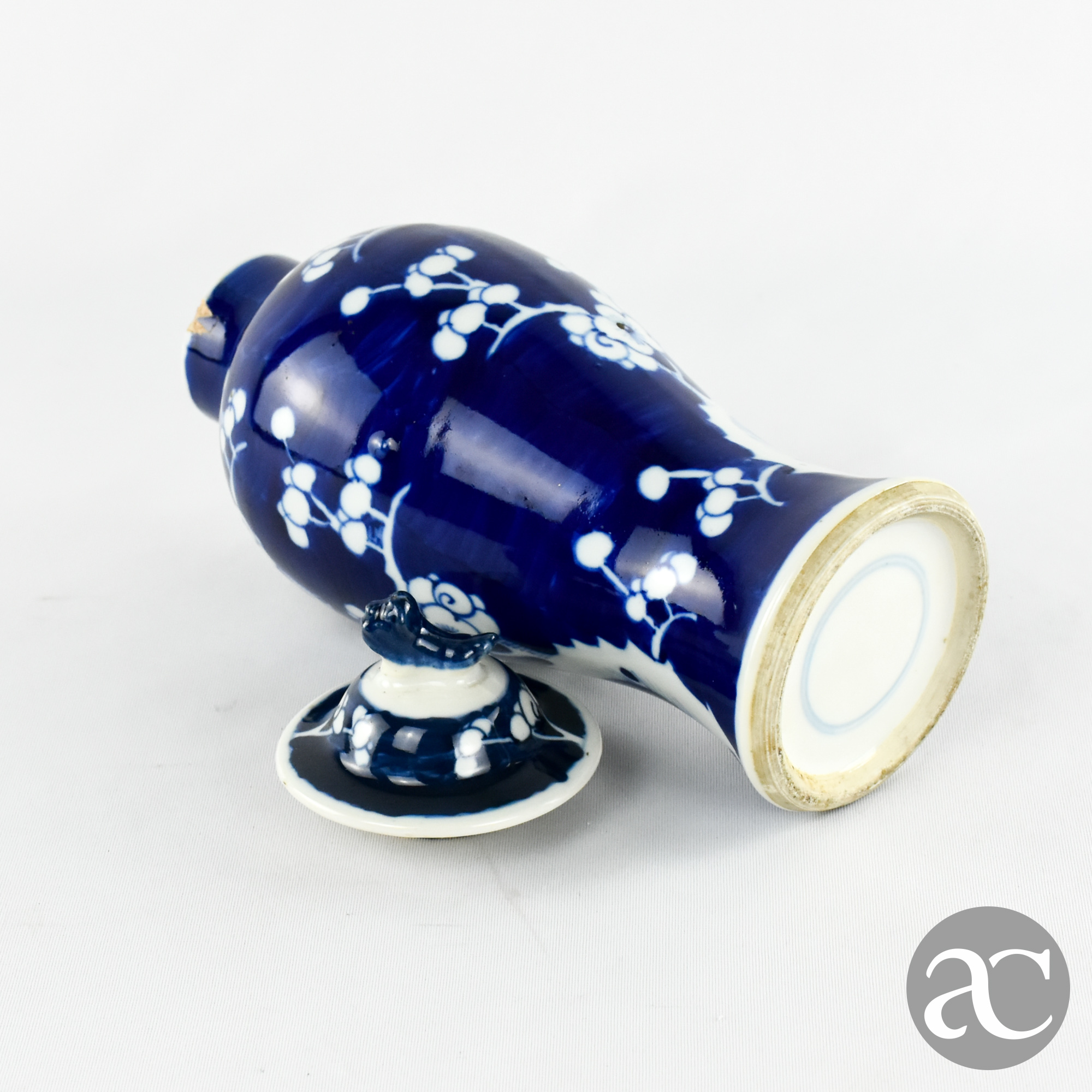 Pote Porcelana da China, Azul-Cobalto, Decoração Flor de Amendoeira Período República AC1858-11