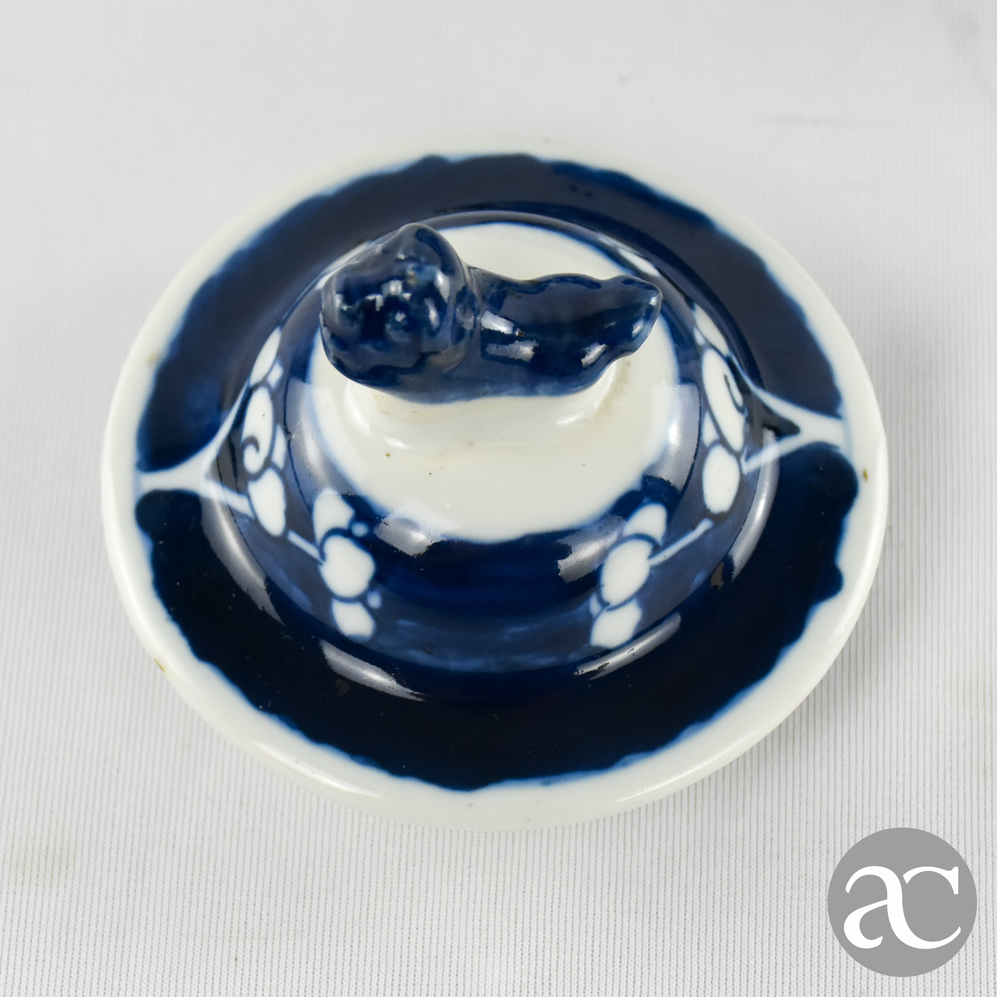 Pote Porcelana da China, Azul-Cobalto, Decoração Flor de Amendoeira Período República AC1858-9