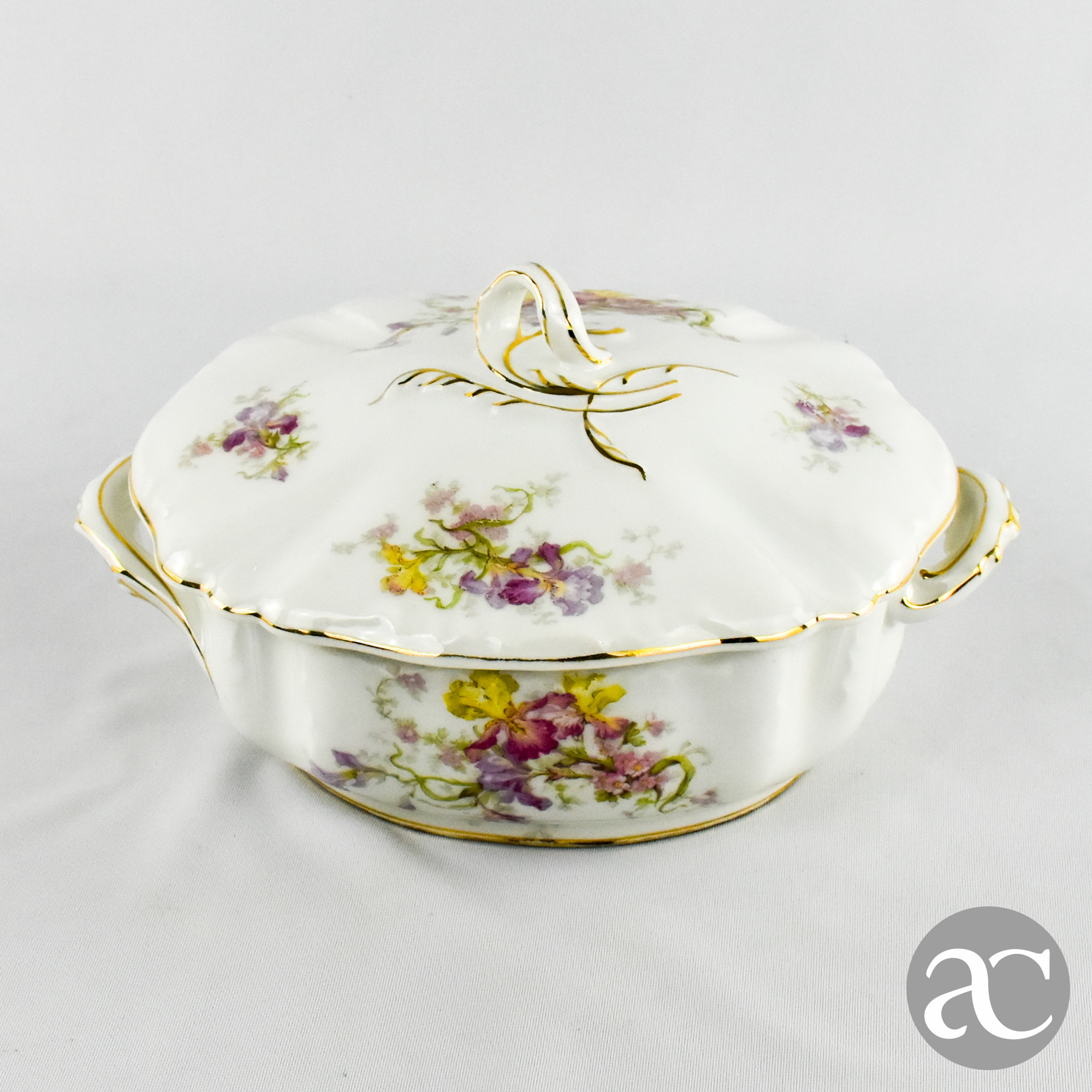 Terrina em Porcelana Vista Alegre entre 1881 e 1921 AC1826