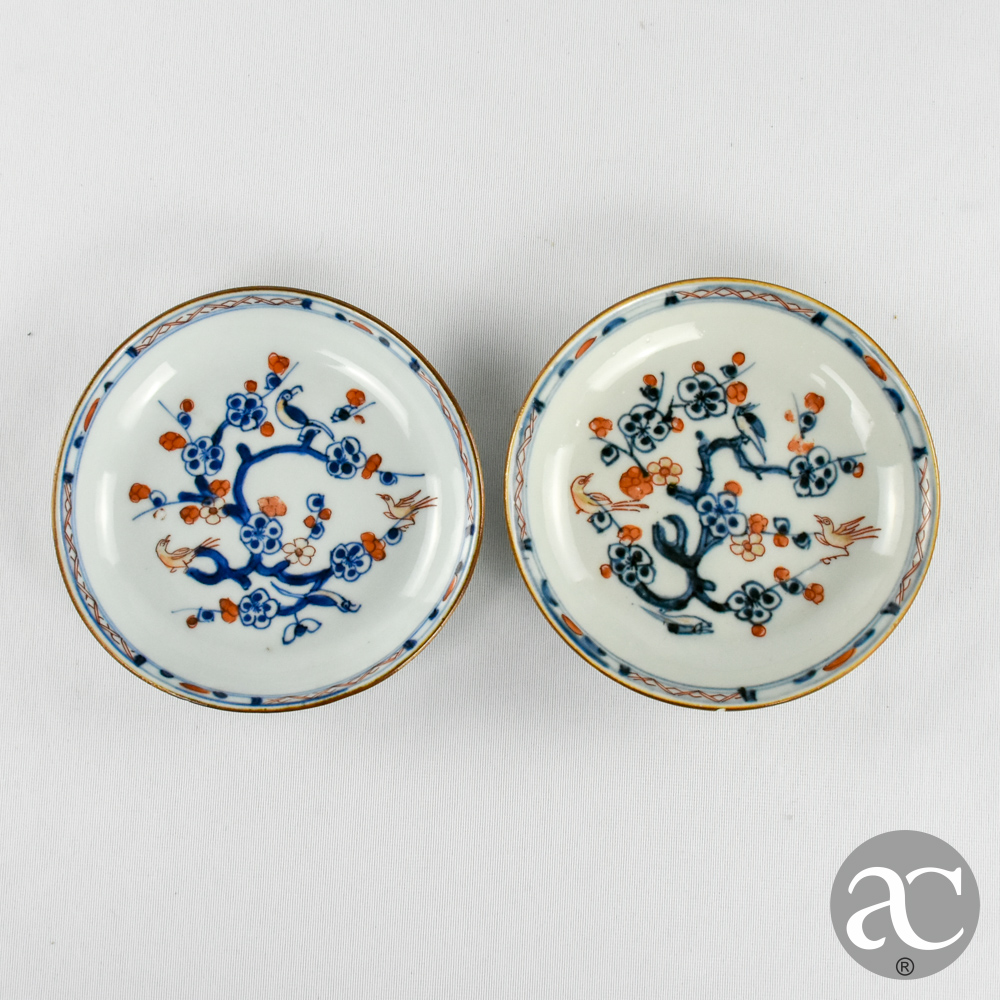 par de pequenos pratos Imari AC2017