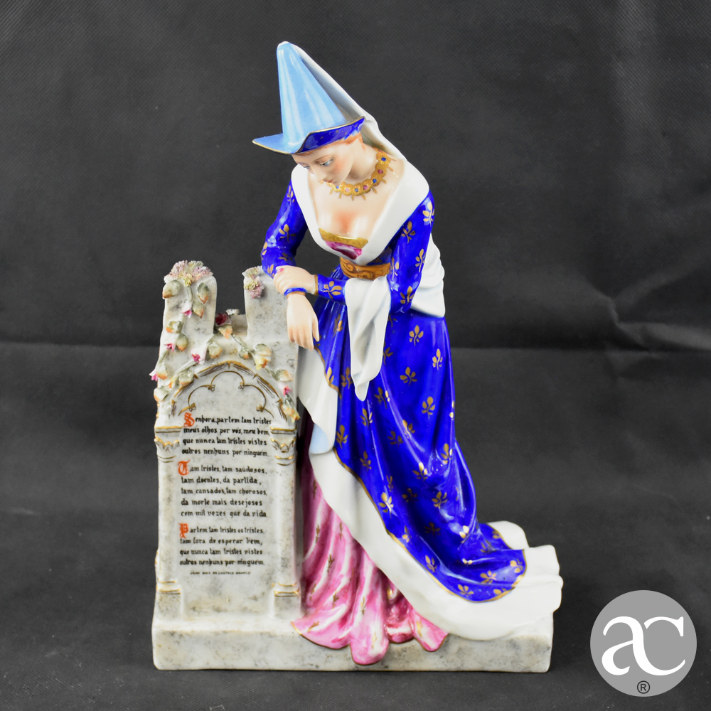 Par de figuras de Músico e Donzela em Porcelana Artibus AC0087-11