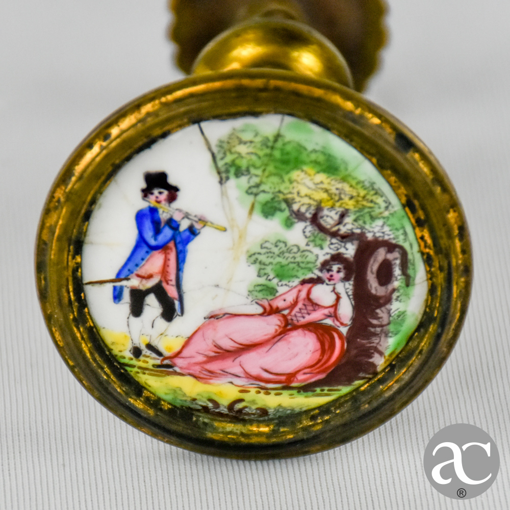 puxador em metal e porcelana AC2746-2
