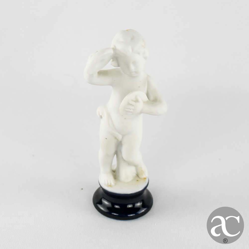 figura de menino em biscuit AC2822